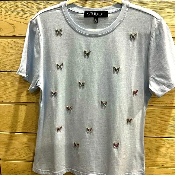 Glamour os T-Shirt whit luxury butterflies in crystals. - Picture 4 of 6